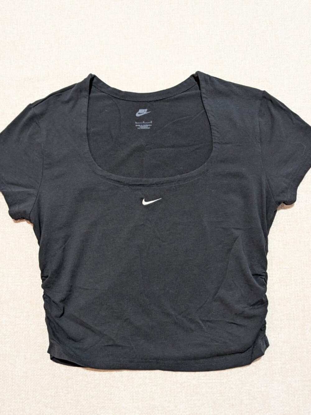 Nike Women’s Black Ruched Side Scoop Neck Top Size L - Picture 2 of 7